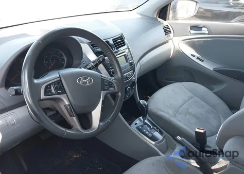 2015 Hyundai Accent Sport z USA, uszkodzony, nr VIN KMHCU5AE7FU200542